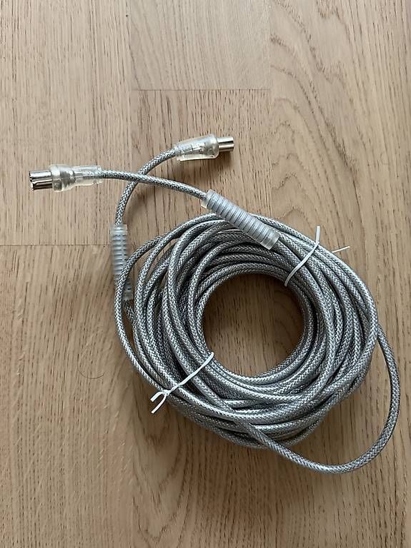 Cavi: Kabelanschluss Kabel lang – Usato da Luzern venduto da ben_cfg9