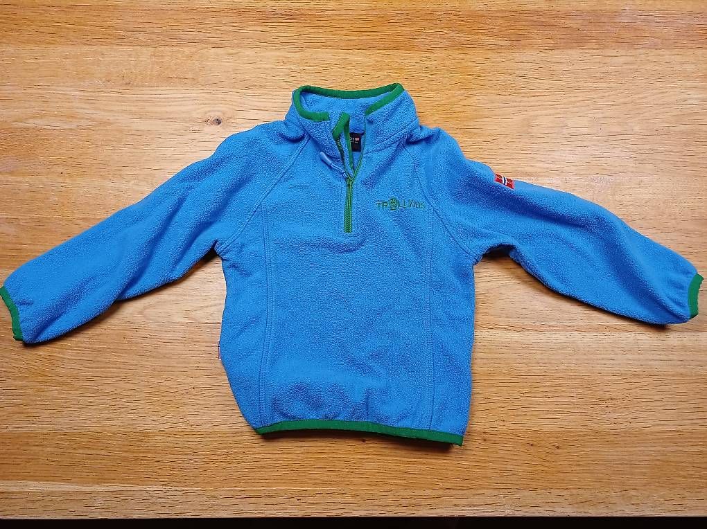 Pullover & Sweatshirts: Trollkids Fleecepullover 92 – Gebraucht aus Meikirch von Scd1907