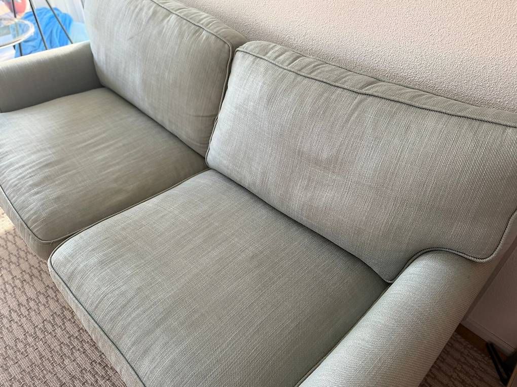 Divani: Mintgrünes 3er Sofa.  – Usato da Dübendorf venduto da CorAr