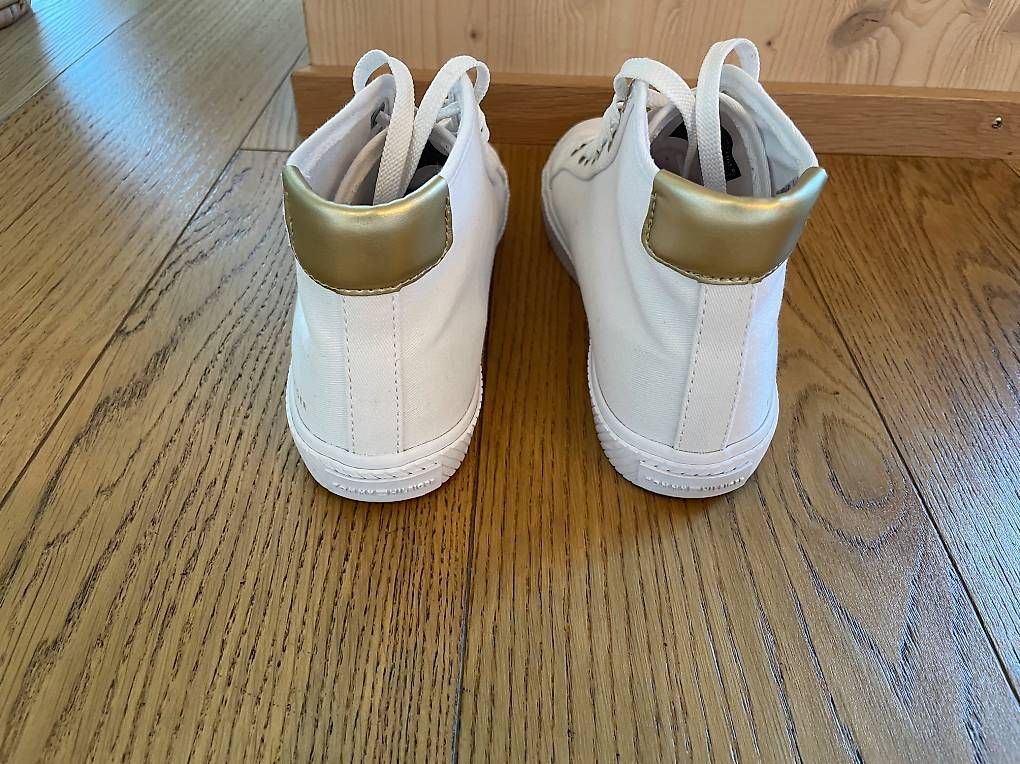 Tommy Hilfiger Scarpe da donna: Weisse Turnschuhe T. Hilfiger – Usato da Küssnacht am Rigi venduto da Ginger027 1