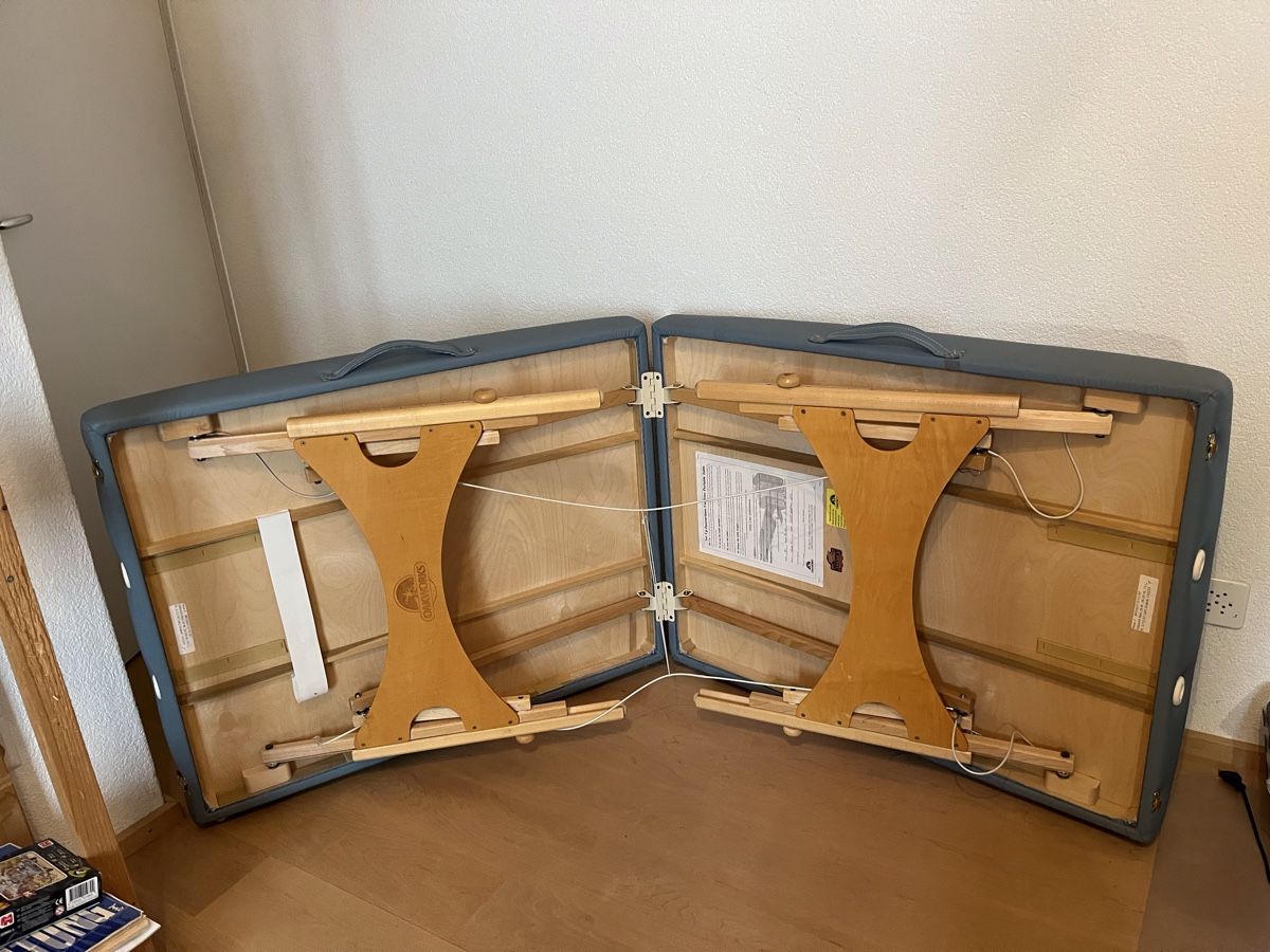 Chaises longues: Massageliege, wenig gebraucht – D'occasion à Schalchen par Caga4 1