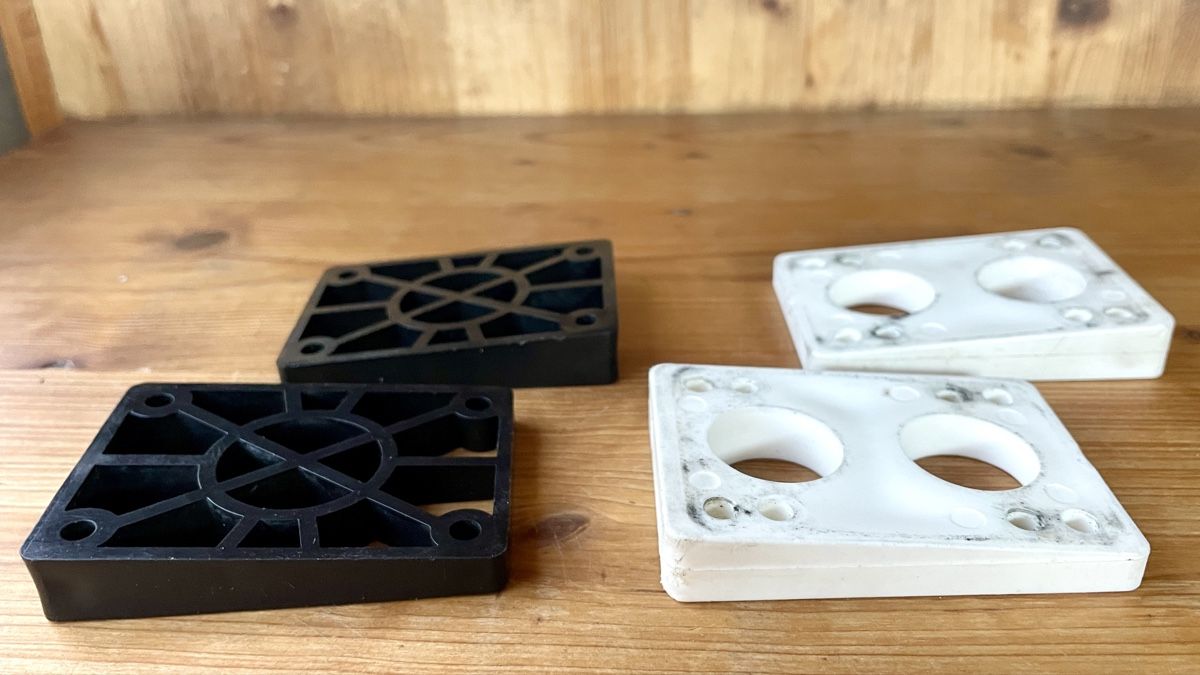 Skateboards: Skate Riser pads inclinés 4° – Usato da Romanel-s-Lausanne venduto da Maina5 1