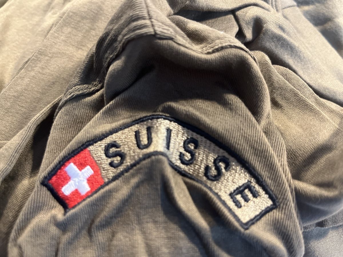 Schweizer Armee Lotti di vestiti: Armee T-Shirts & Gnägi – Usato da Bünzen venduto da Mammamia79 2