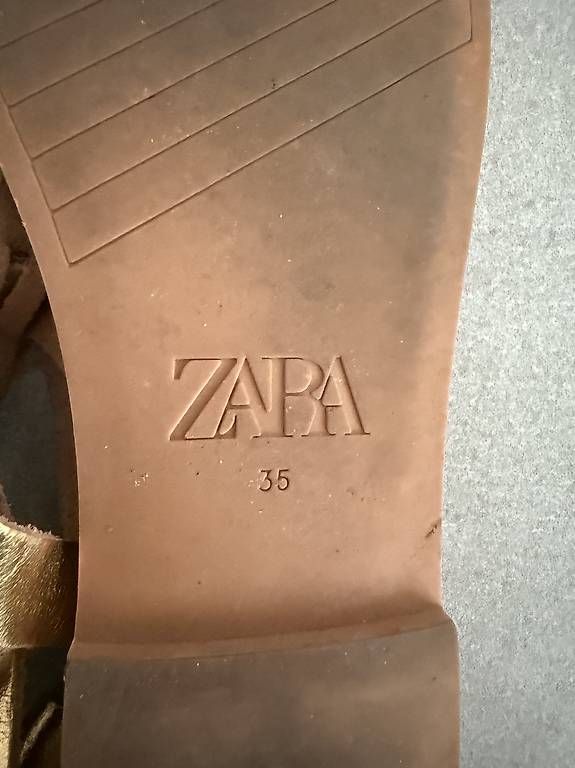 Zara Chaussures femmes: Goldene Sandalen – D'occasion à Zürich par ama_j5cz 2