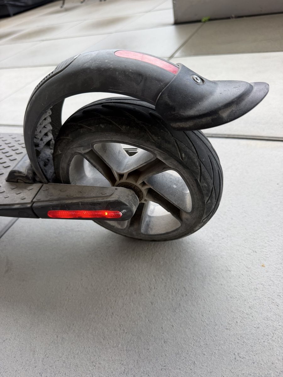 Segway Kickboard: Segway Ninebot ES2 – D'occasion à Rheineck par Gallus94 5