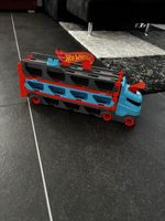 Hot Wheels Rennbahn Transporter