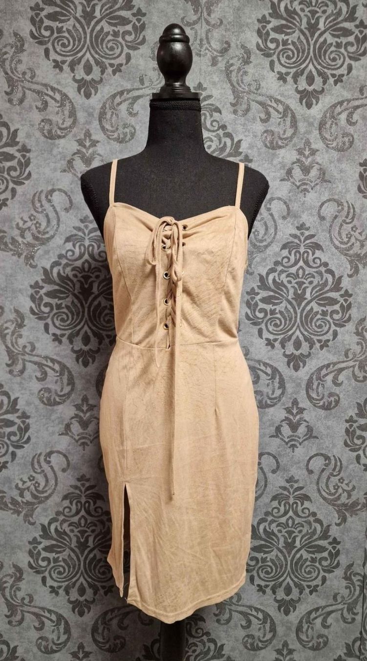 Robes: Kleid Gr. M (VERSAND möglich) – Neuf avec emballage d'origine à Schönengrund par Lotusblume90 1