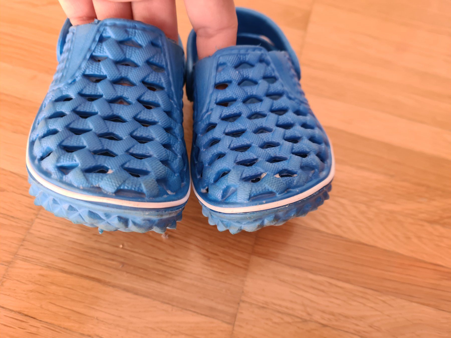 Scarpe per ragazzi: CHICCO Badeschuhe Gr. 21 – Usato da Jona venduto da Good_luck_ 5