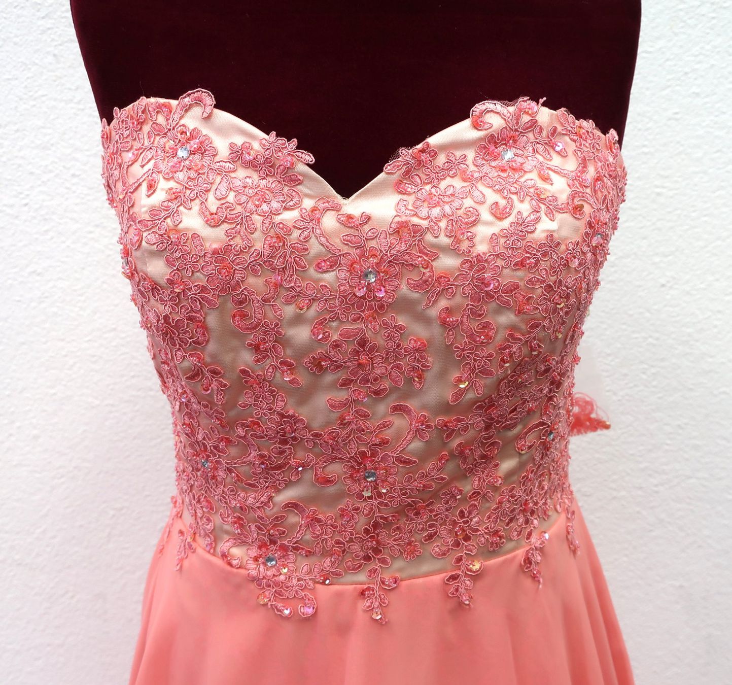 Kleider: Elegantes Sommer-Abendkleid Korallrosa – Gebraucht aus Volketswil von brockipfannenstil 4