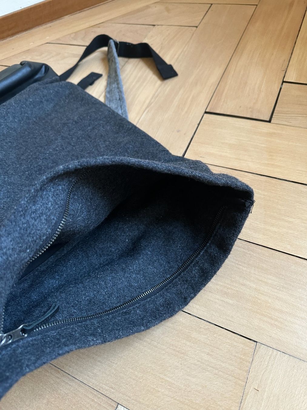 Zaini: UCON ACROBATICS - Rucksack dunkelgrau aus Wolle – Usato da Zürich venduto da Diazaio 3
