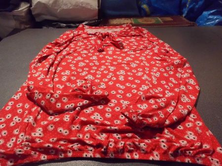 Pullover ca. Grösse S,  rot/weisse Blume
