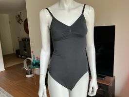 Body H&M schwarz mit Spaghettiträgern (Grösse M ))neu