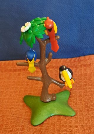 Playmobil Papageien und Tukan im Baum