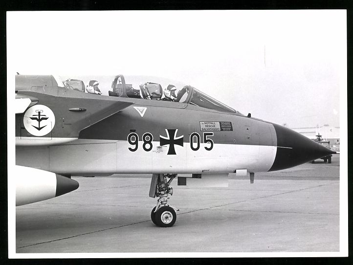 Fotografie & Manifesti: Fotografie Flugzeug Tornardo, Kampfjet M – Usato da Berlin venduto da bartko-reher