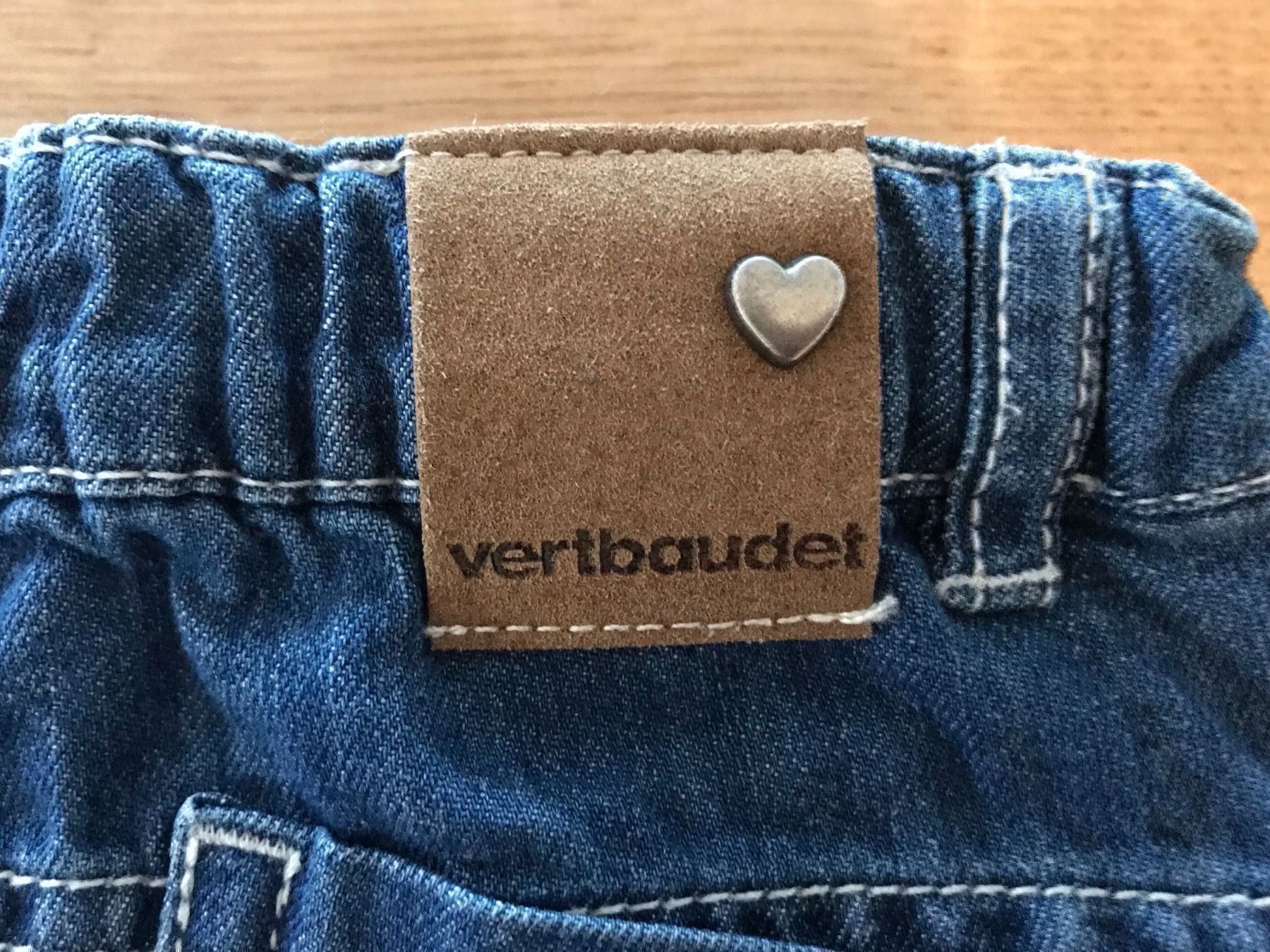 Vertbaudet Pantaloni: Herzige Jeans von vertbaudet Grösse 94 – Usato da Fehraltorf venduto da Marlene4 1