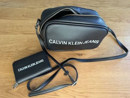 Calvin Klein Tasche inkl. Portemonnaie