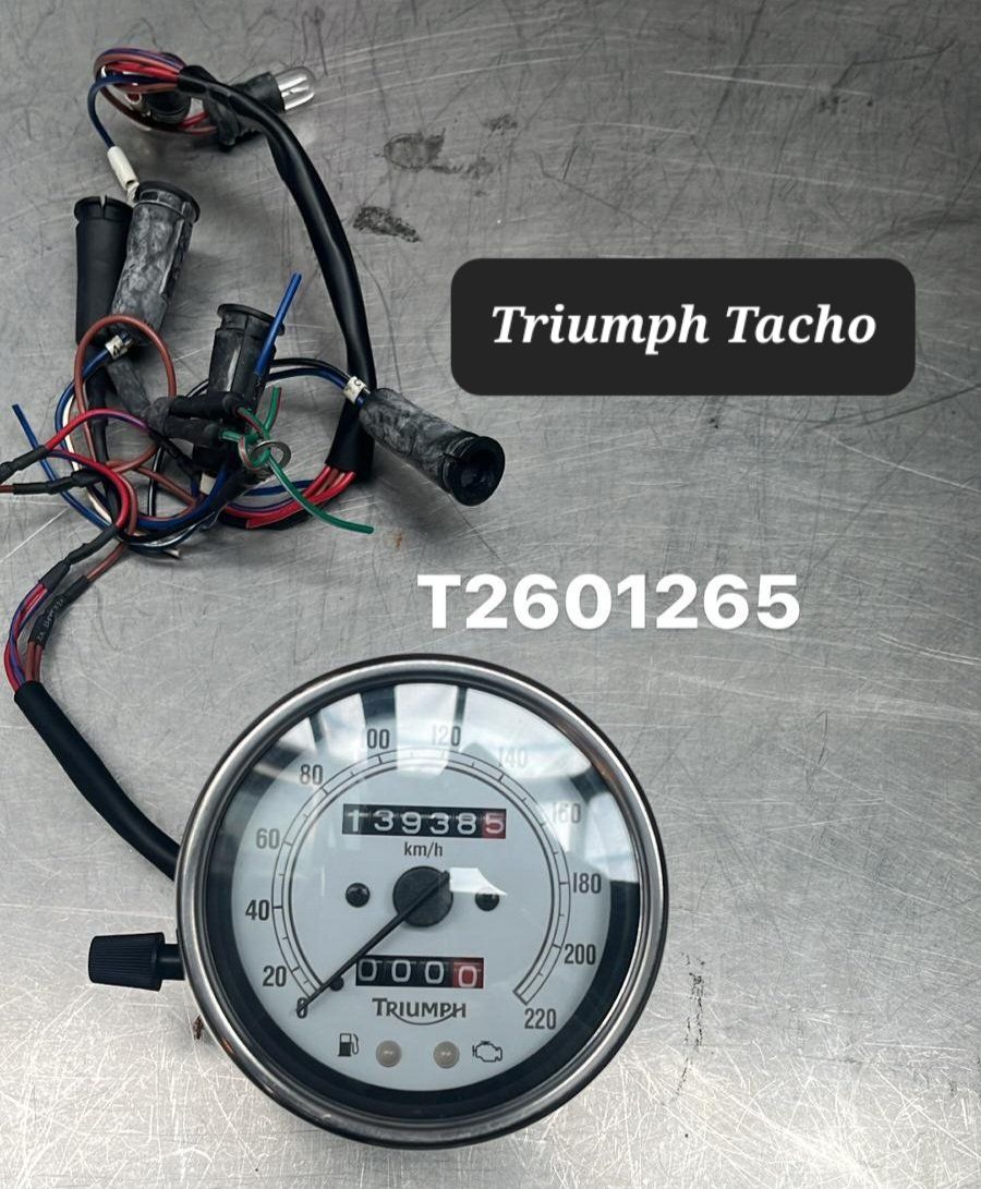 Triumph Alle Motorradersatzteile: Triumph Tacho – Gebraucht aus Alpnach Dorf von