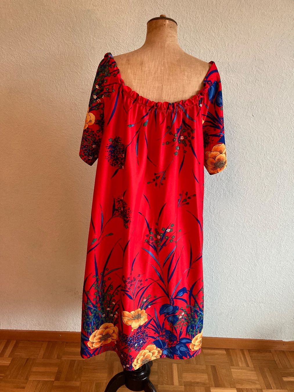 Vestiti: Robe rouge fleurie t 44 – Usato da Genève venduto da ct_fqr8 1