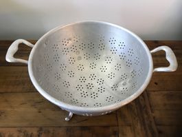 Altes Löcherbecki Abtropfsieb