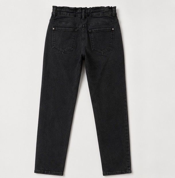 Jeans: Schwarze Mom Jeans – Usato da La Punt Chamues-ch venduto da yara.mueller 1