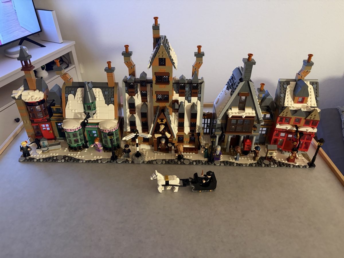 Lego Baukästen: Lego Harry Potter Hogsmeade – Gebraucht aus Laupersdorf von eliza23