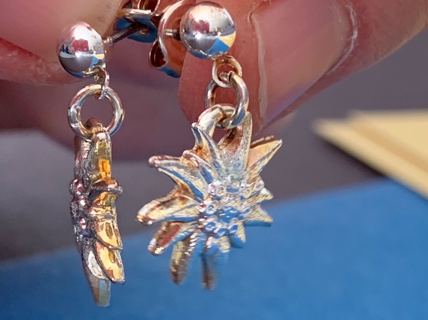Orecchini pendenti & Orecchini a lobo: Ohrenplämper Edelweiss (Stecker) – Usato da Dittingen venduto da Bijoubelle 4