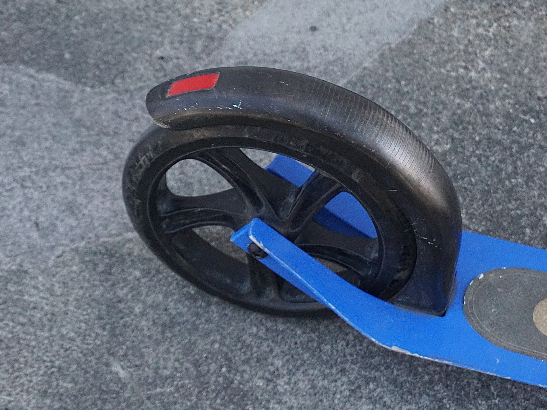 Micro Kickboard: Micro Trottinett (Tretroller) blau – Usato da Pratteln venduto da Restwert_Pratteln 3