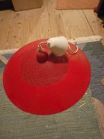Roter Lampendchirm