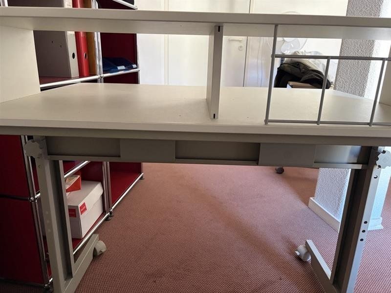 Schreibtische: Bureau blanc sur roulettes – Gebraucht aus Yverdon-les-Bains von bhoewler 2