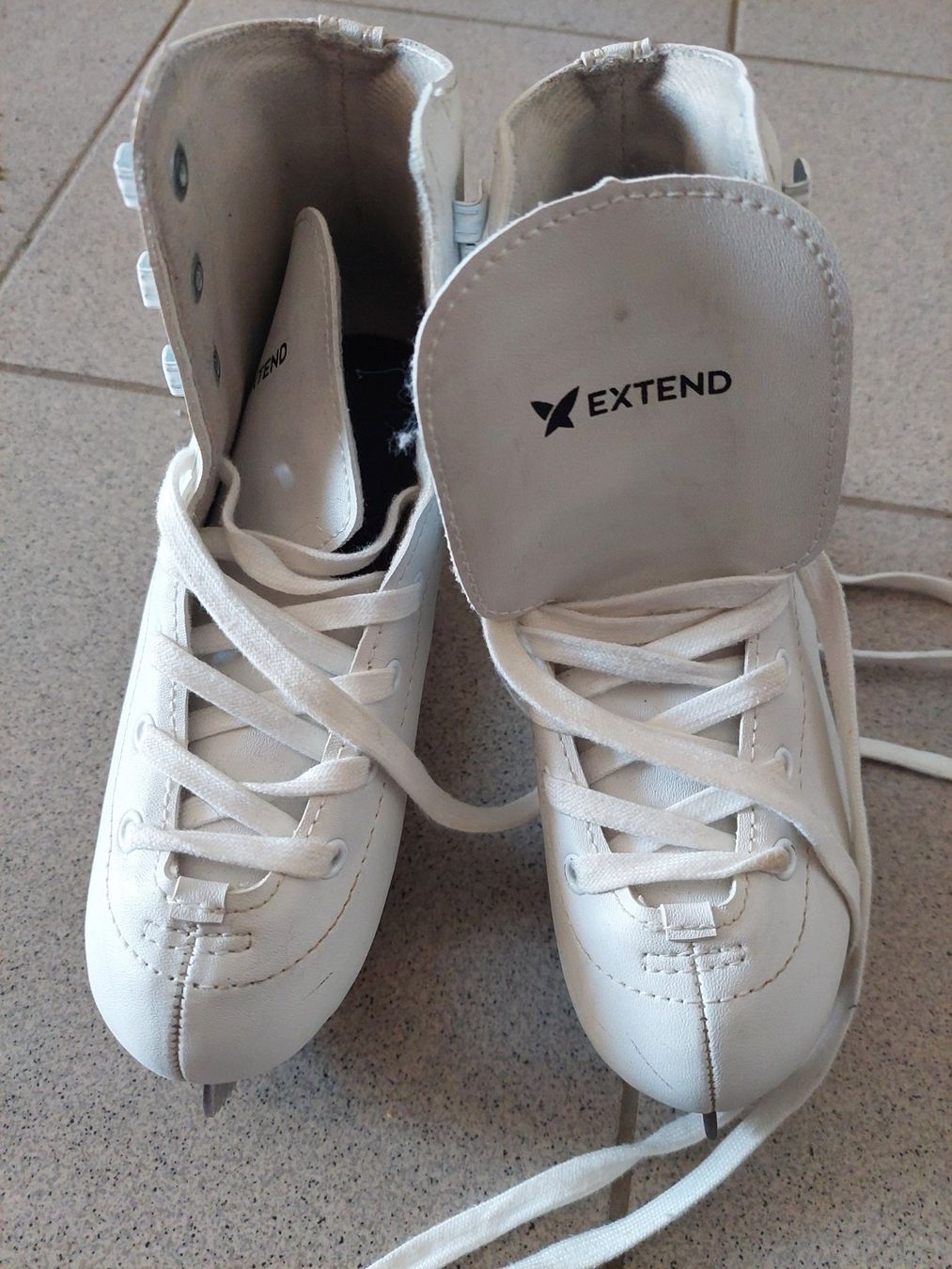 Pattini da ghiaccio: Patins à glace, 31-32 – Usato da Tramelan venduto da yok-yok
