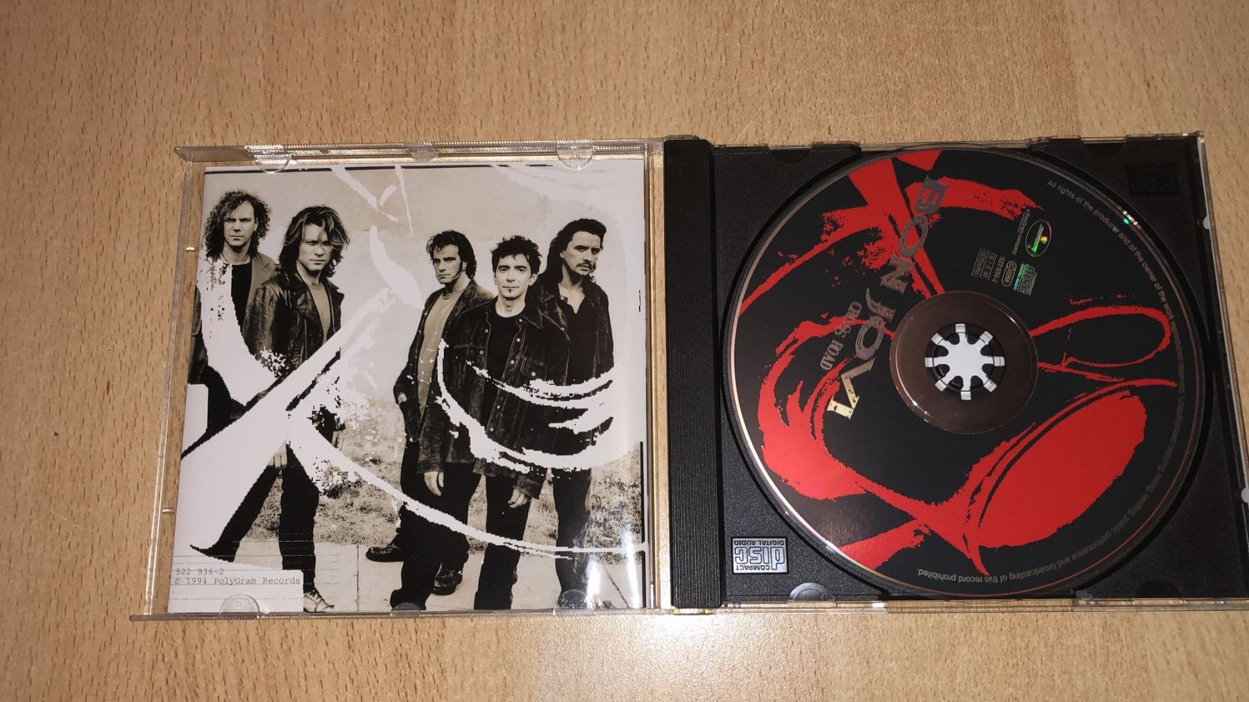 CD: Vends CD de Bon Jovi " CROSSROAD " – Usato da Corpataux venduto da pfi_27t6 1