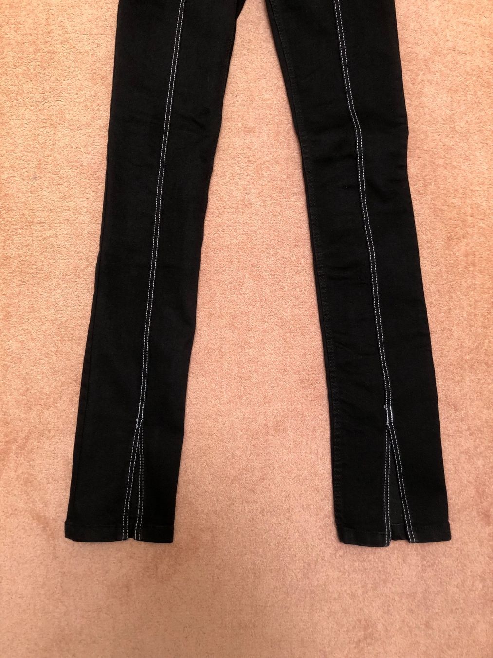 Zara Jeans: Zara Jeggins Gr. 32 – Nuovo (secondo la descrizione) da Schaffhausen venduto da Fixier 1