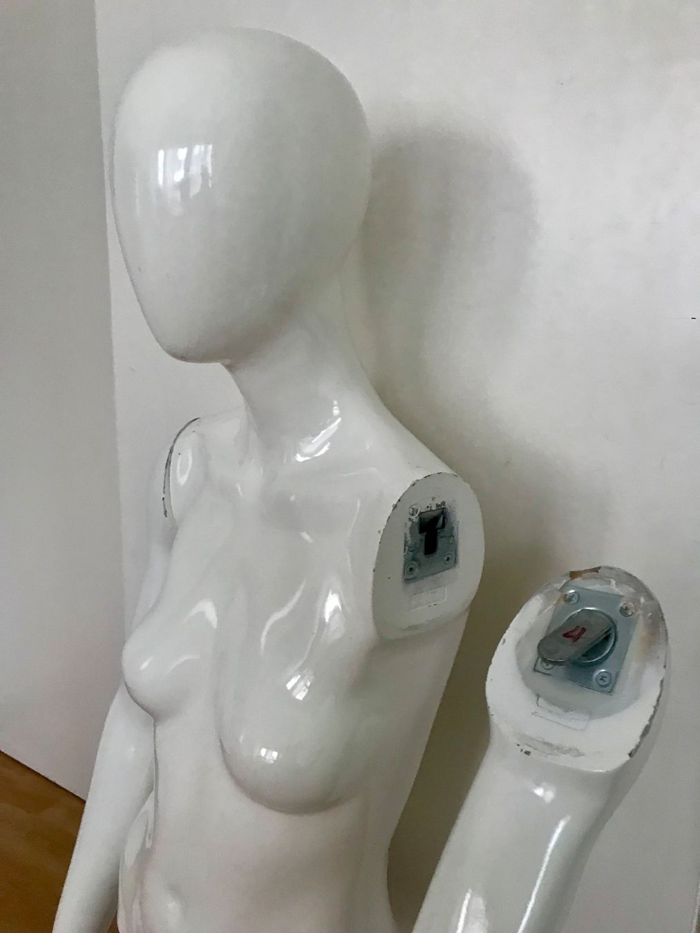 Sonstige Dekorationen & Accessoires: Schaufensterpuppe Torso Vintage 90er – Gebraucht aus Basel von nostanz 4