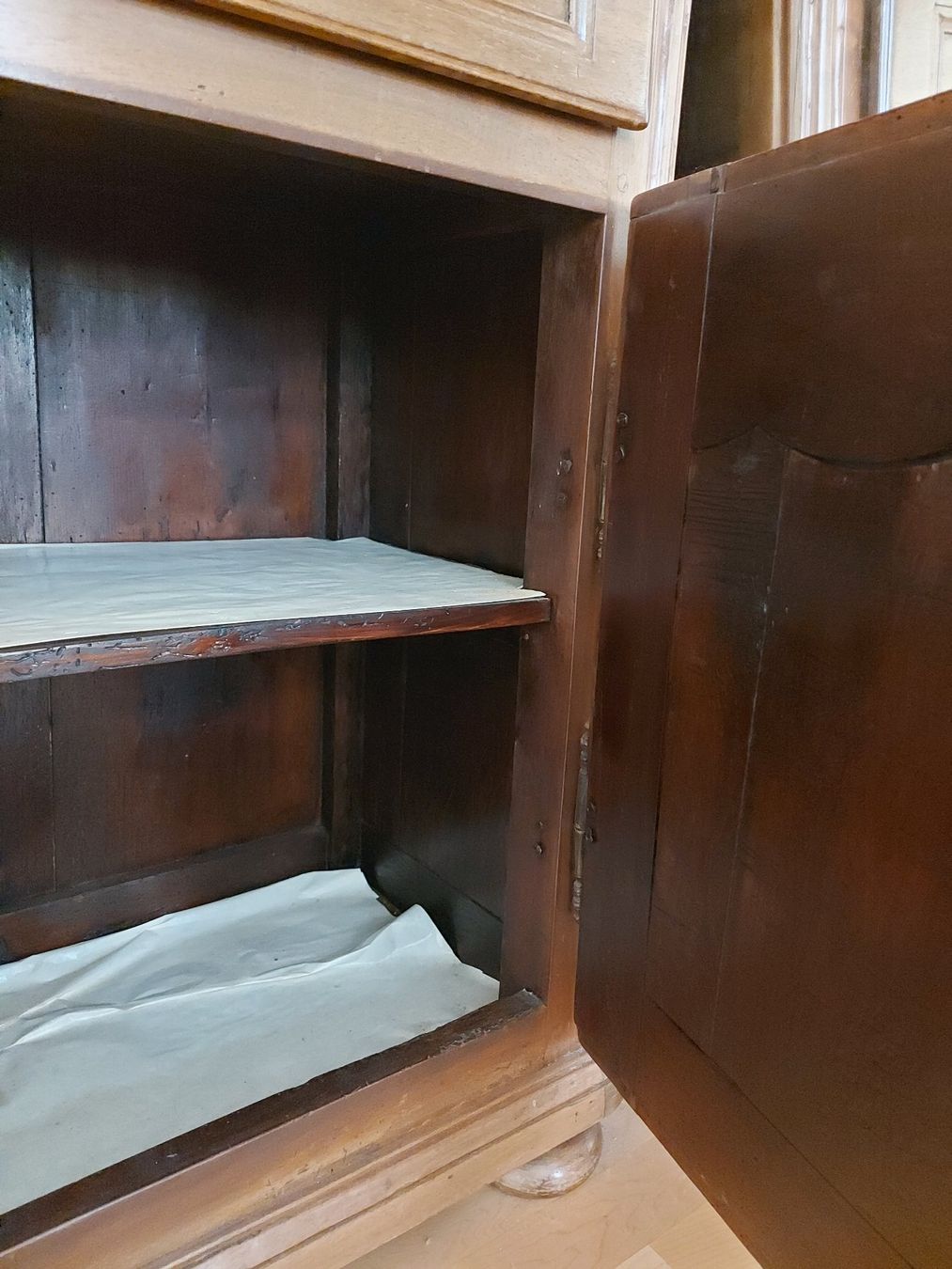 Credenze: Buffet aus Holz – Usato da Zürich venduto da Linuxer 2