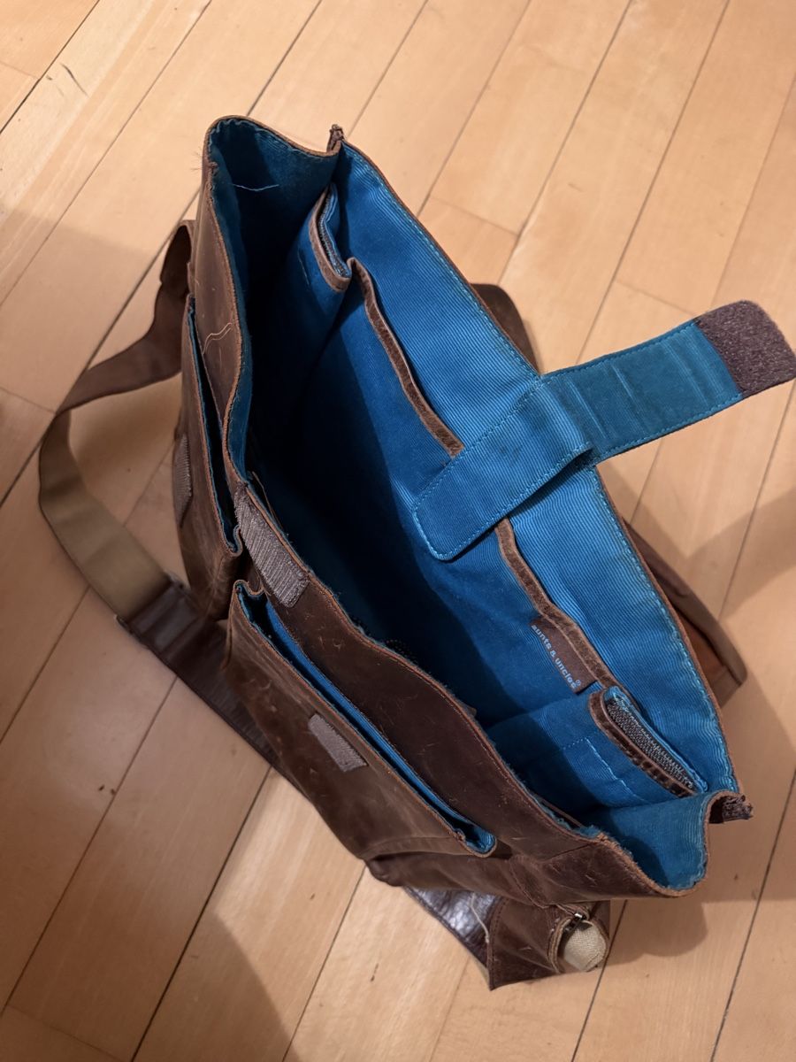 Aunts & Uncles Sacs: Aunt and Uncles Laptoptasche – D'occasion à Basel par schaeryo 2