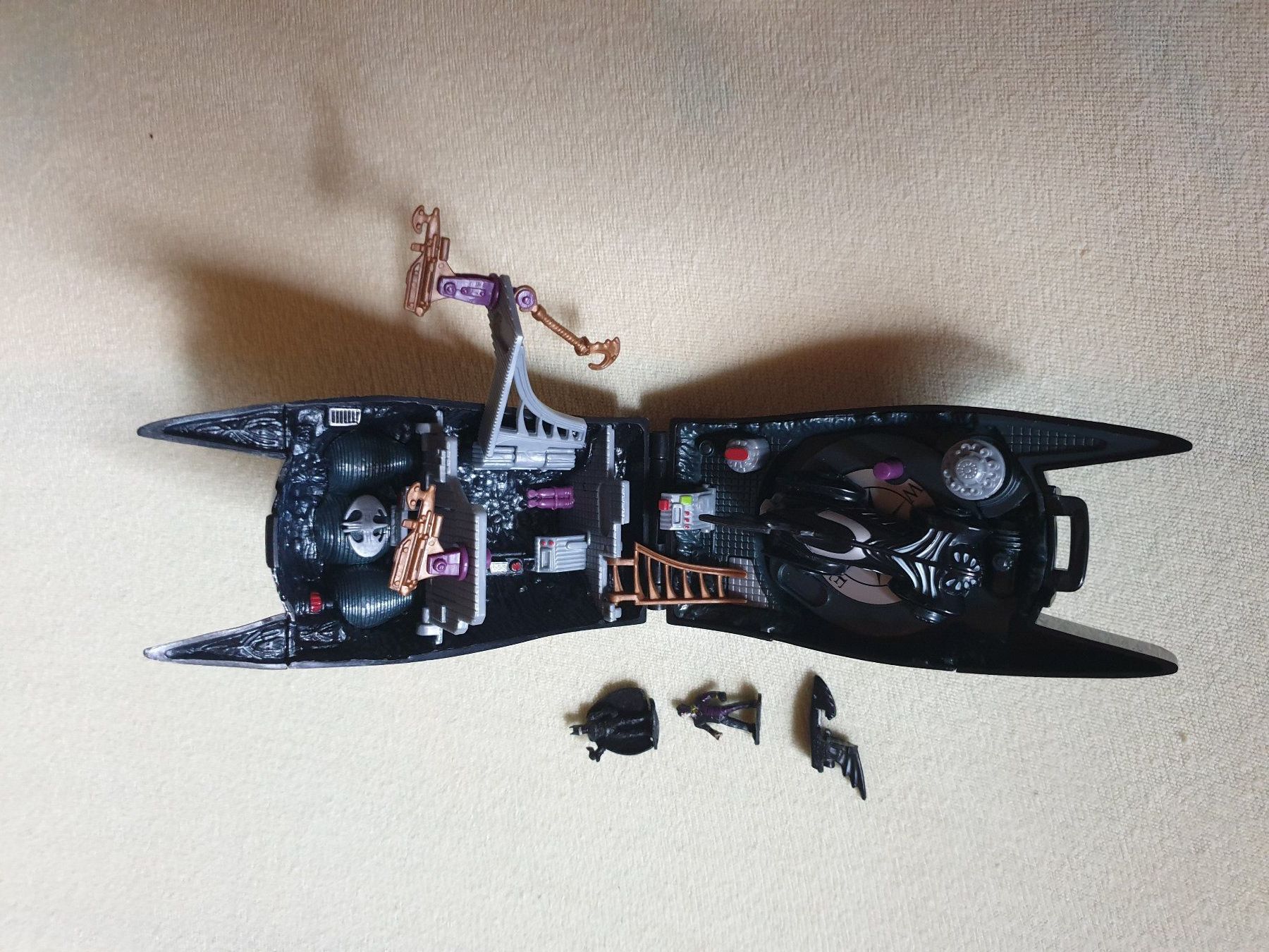 Micro Machines Giocattoli: Batman Forever Batcave - 1995 Micro Machines – Usato da Othmarsingen venduto da topolino.schweiz 1