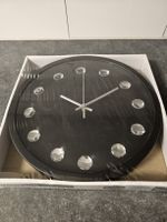pendule / horloge murale avec strass neuve !