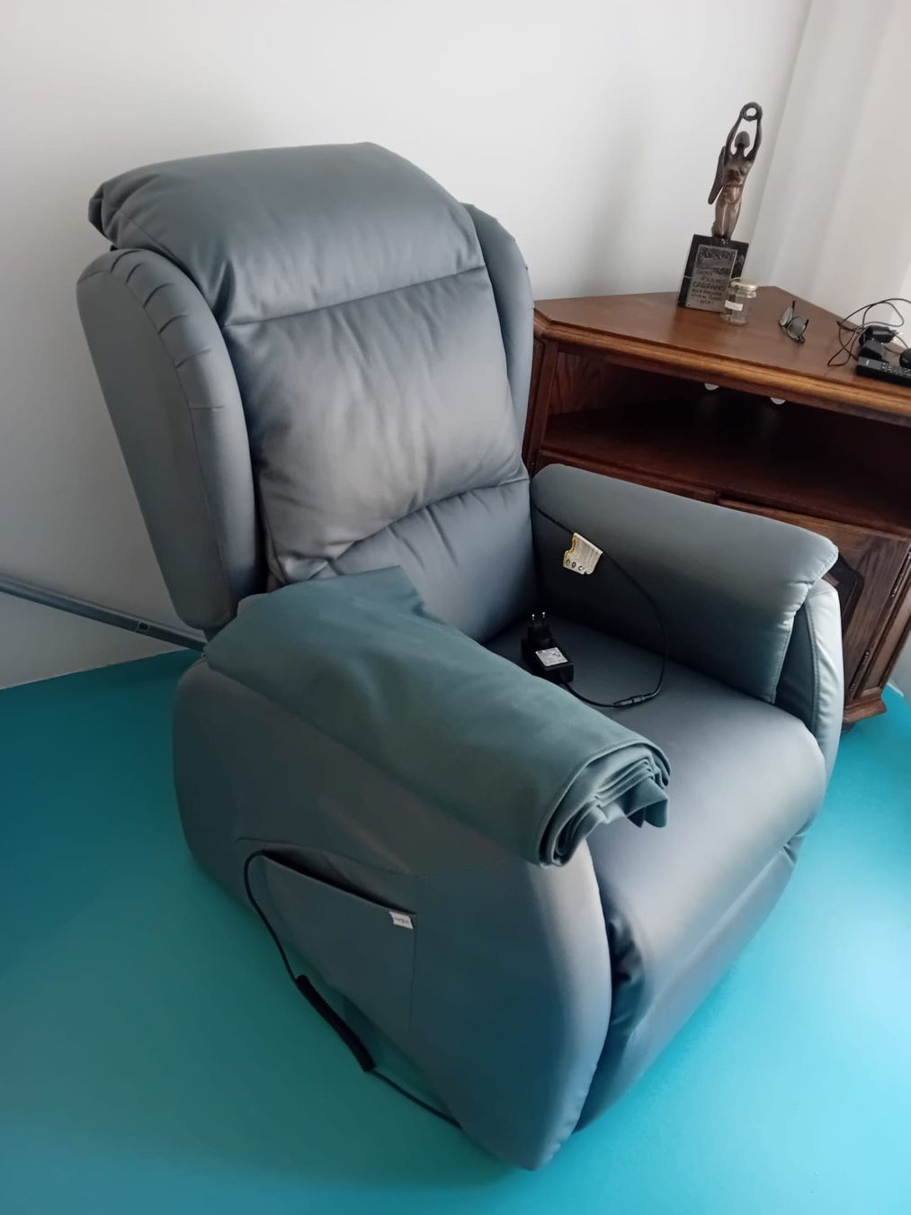 Sessel: Poltrona elettrica – Gebraucht aus Giubiasco von UREL67 1