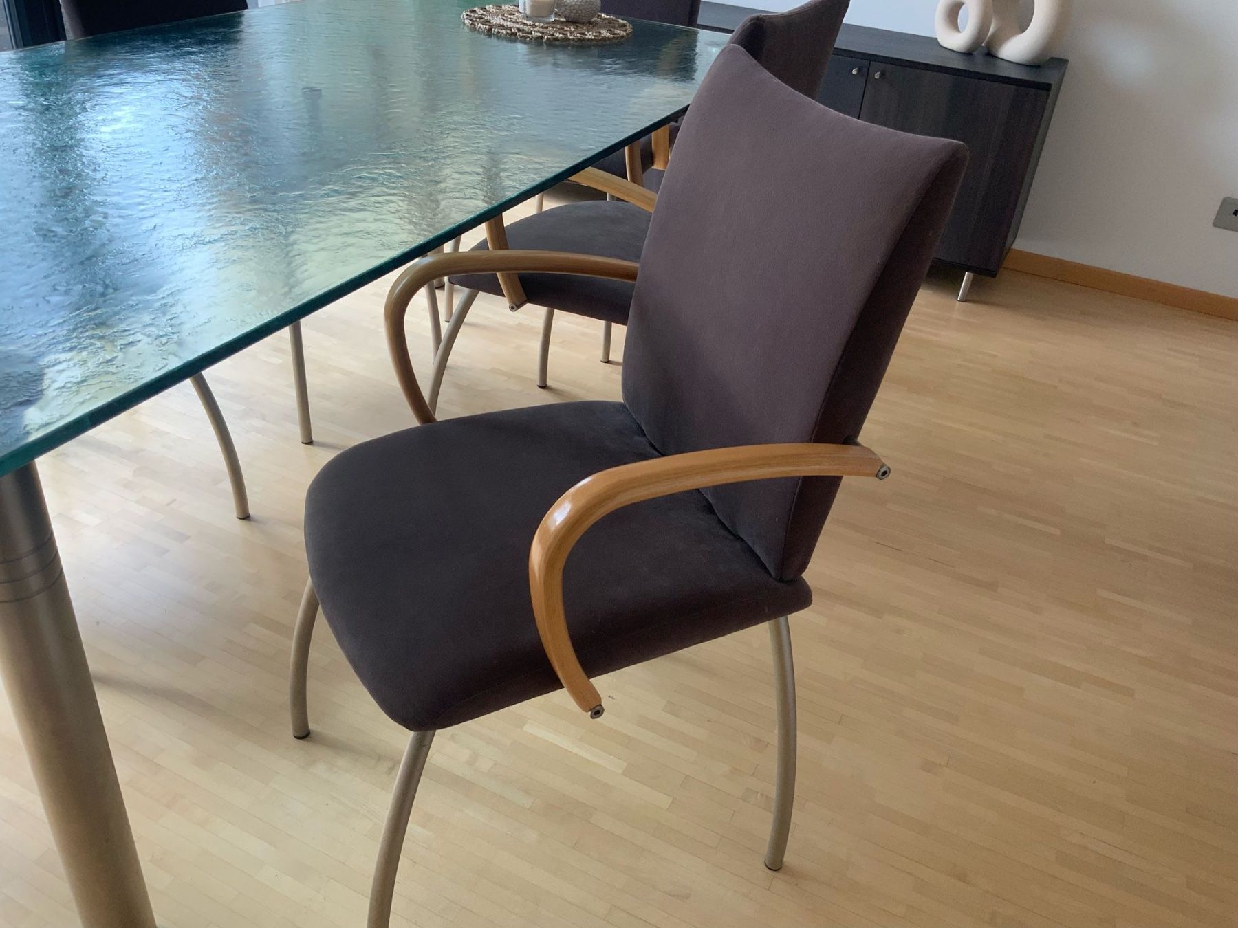 Set di tavolo e panche: Glastisch inkl. 6 Stühle – Usato da Amriswil venduto da RebeccaMoser 3