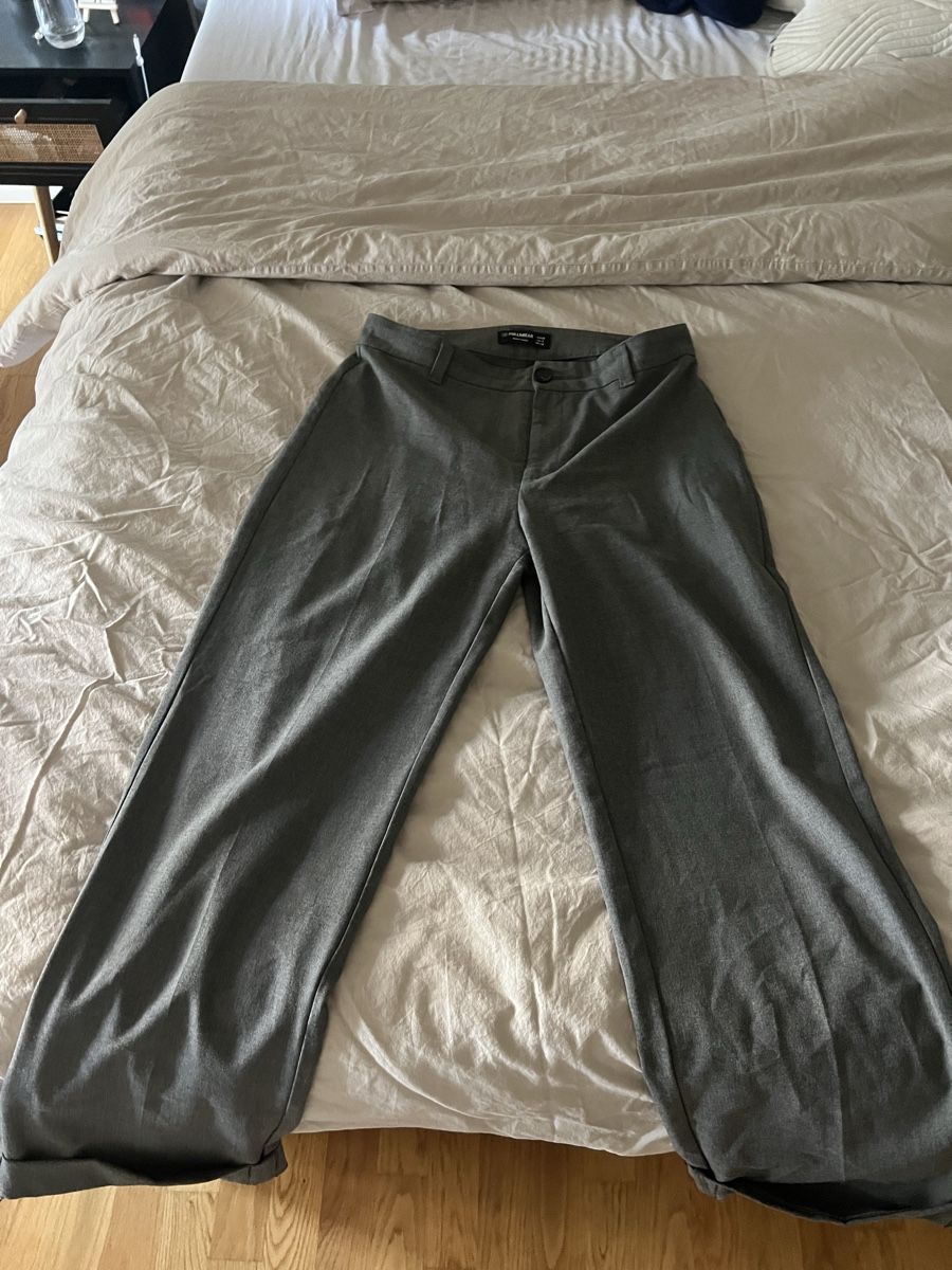 Pull&Bear Hosen: Hose Pull&Bear grau EUR 38 – Gebraucht aus Kreuzlingen von lin_j98c
