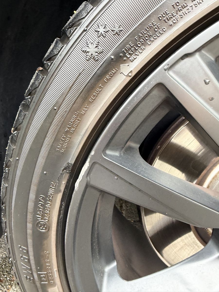 Pneumatici & Ruote complete: REDS Alufelgen 215/45R17 – Usato da Emmenbrücke venduto da itsnue 1
