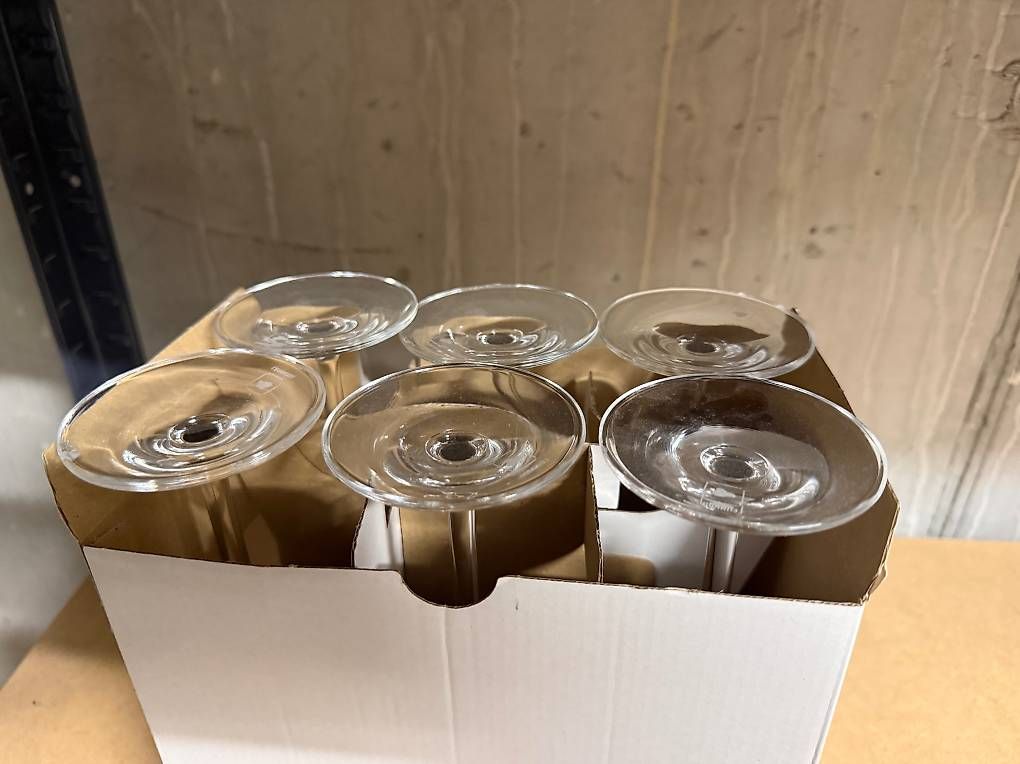 Gläser: Gratis: 6 Prosecco Gläser – Gebraucht aus St. Gallen von Soxguys