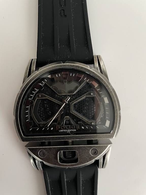 Orologi: Police Batman Limited Edition – Usato da Olten venduto da 2Southpaw8