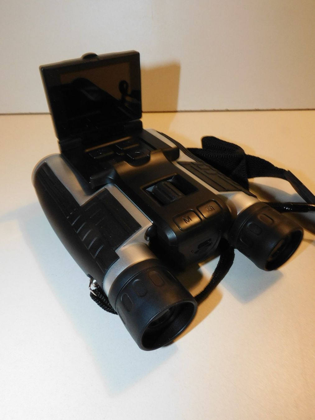 Jumelles: Fernglas mit integriertem Digitalrecorder und Bildschirm – D'occasion à Sursee par 76