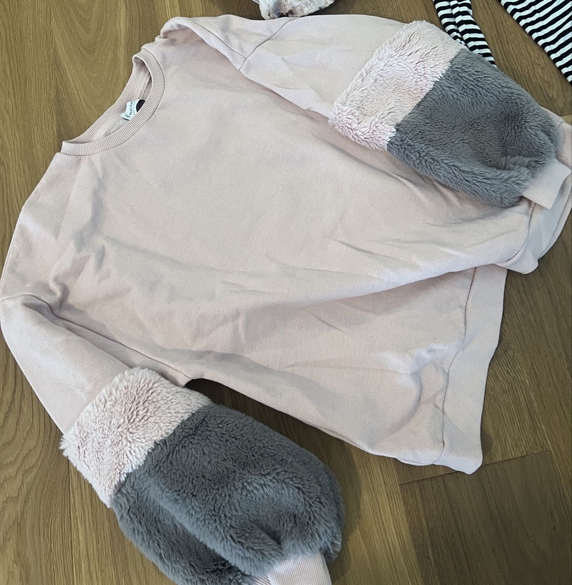 Lots de vêtements: Langarm shirt & pullover set GR XS / S Pull&Bear, h&m ect – D'occasion à Herzogenbuchsee par jenny.24.01 2