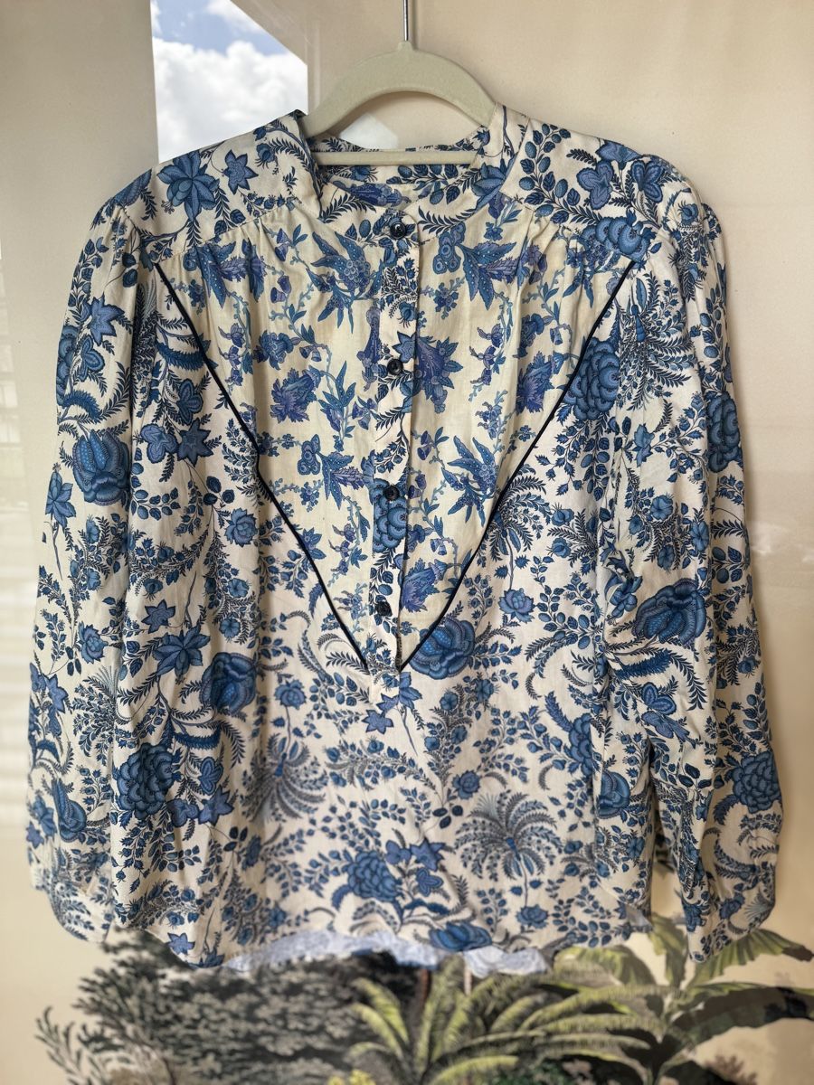 Camicette: Wolf Ware Floral Blouse | Size L | Cream/Blue – Usato da Basel venduto da car_9pp9 1