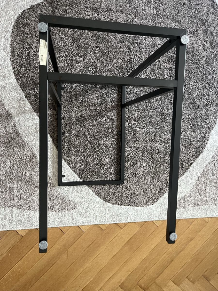 Tables: Beistelltisch mit Glasplatte – D'occasion à Olten par lcs_2sdk 2