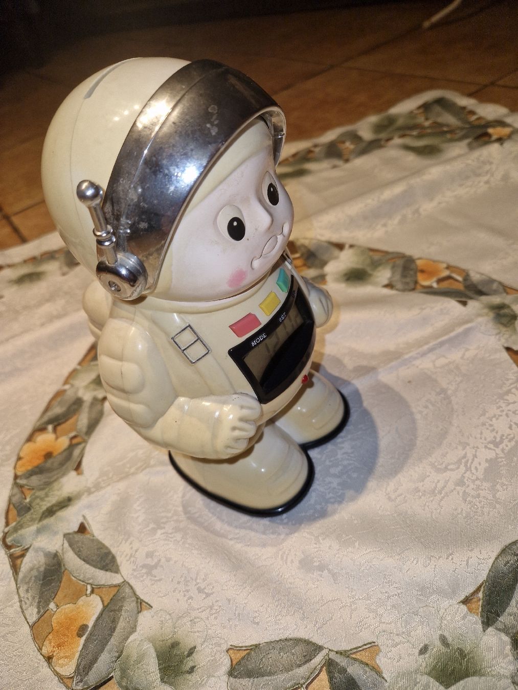 Sveglie: Süsser Astronaut Wecker digital mit Schweizer Flagge. – Usato da Willisau venduto da mar_j55v 3