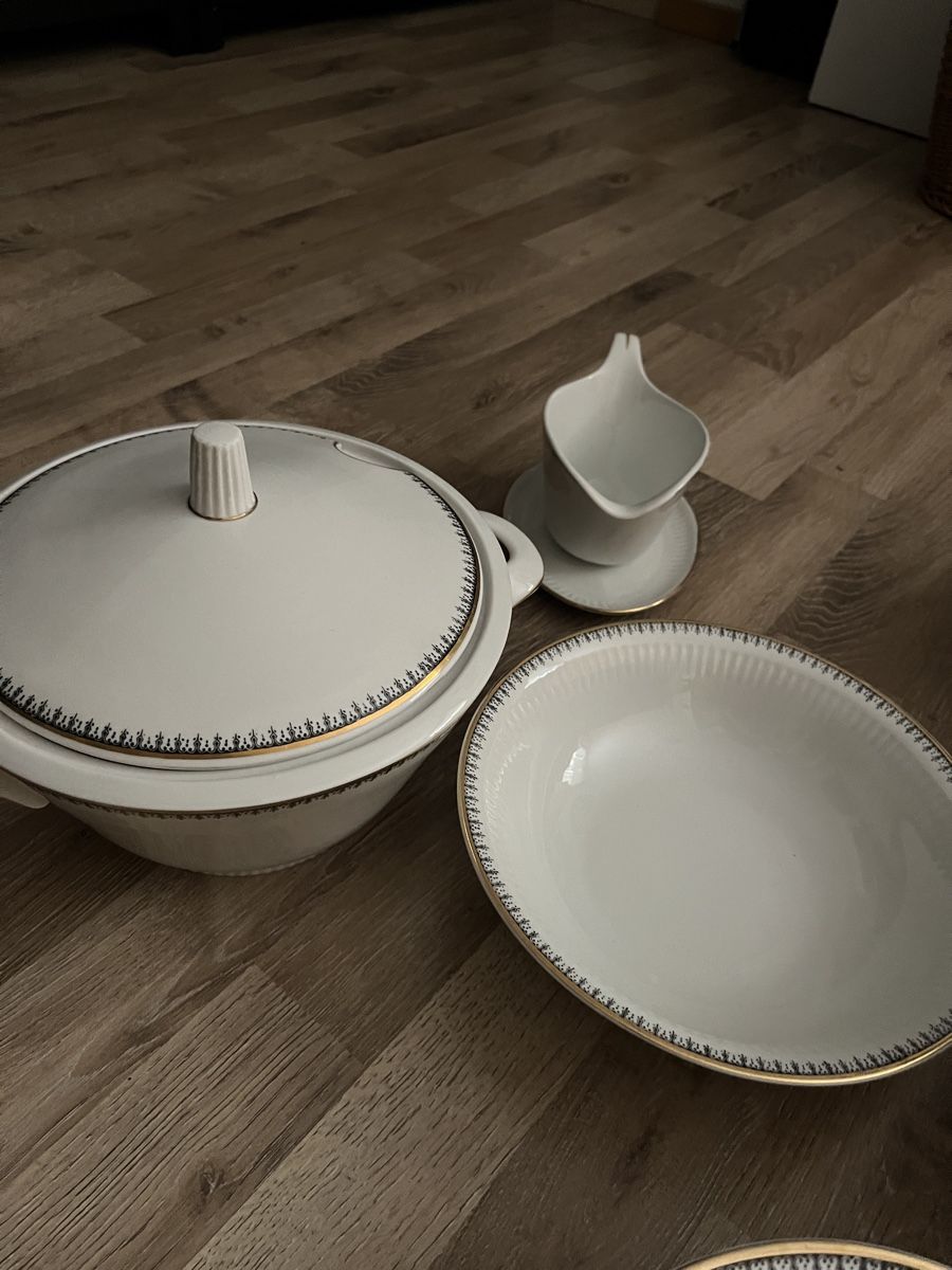 Set di piatti: Geschirrset Jarolina – Usato da Egerkingen venduto da Furrer2 6