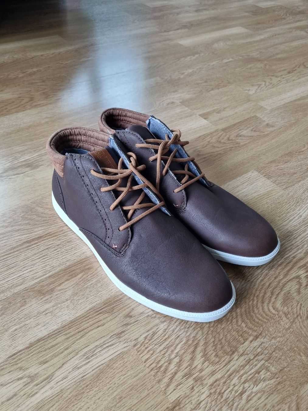 Scarpe da uomo: Braune Herren Schuhe, Grösse 43 – Nuovo (secondo la descrizione) da Unterägeri venduto da MvRick 1